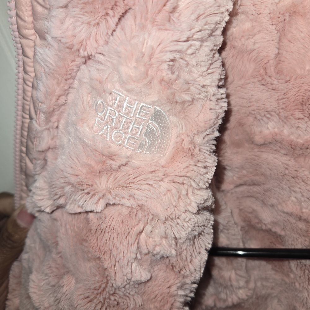 The North Face Women's Blush Pink Insulated Puffer Jacket - Picture 4 of 8